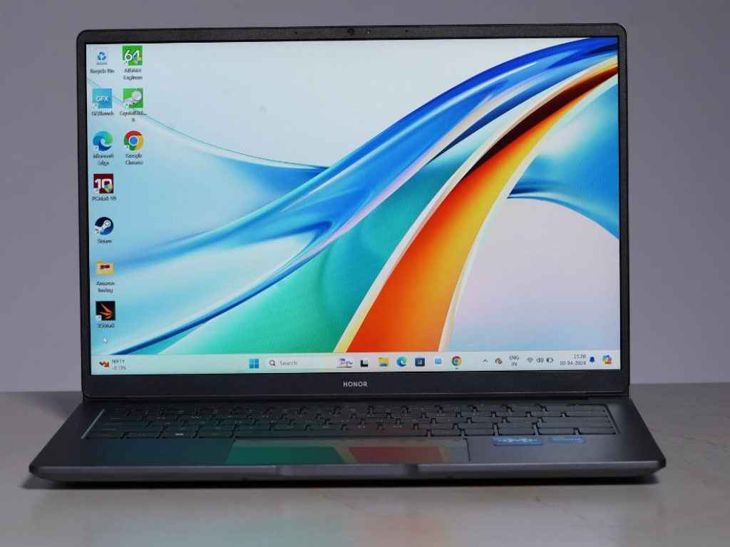 HONOR MagicBook X14 Pro Review - Display Audio