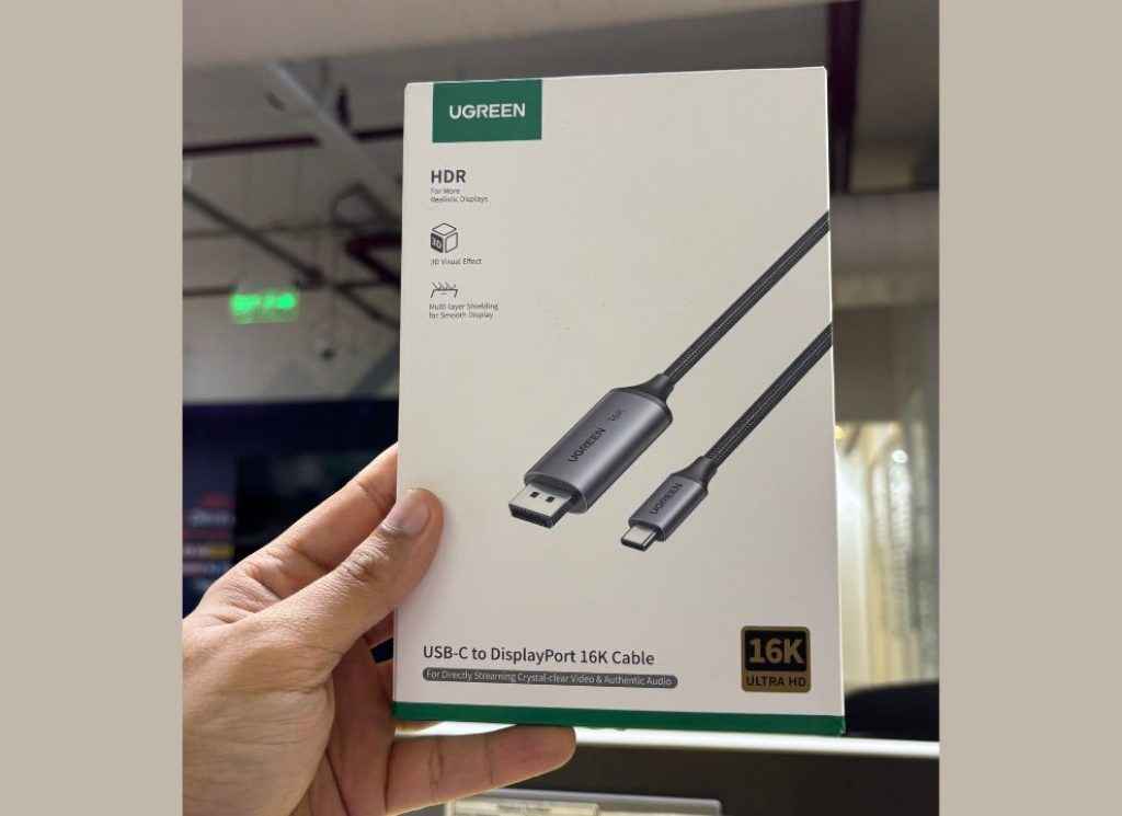 MSI Titan 18 HX AI Review - UGREEN USB-C to DisplayPort 2.1 Cable (16K@30Hz, 2M)