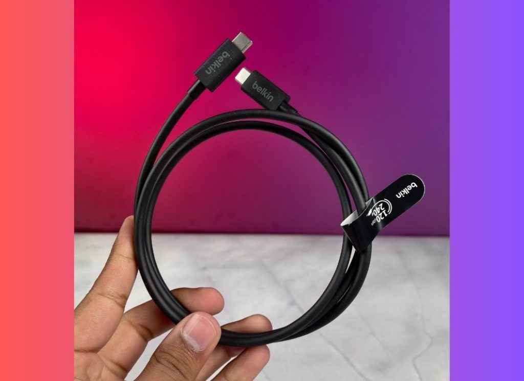 MSI Titan 18 HX AI Review - Belkin Connect Thunderbolt 5 Cable (3.3 ft / 1m)