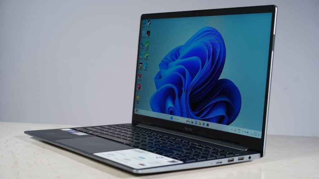 Tecno Megabook T1 Review: Laptop Side Profile