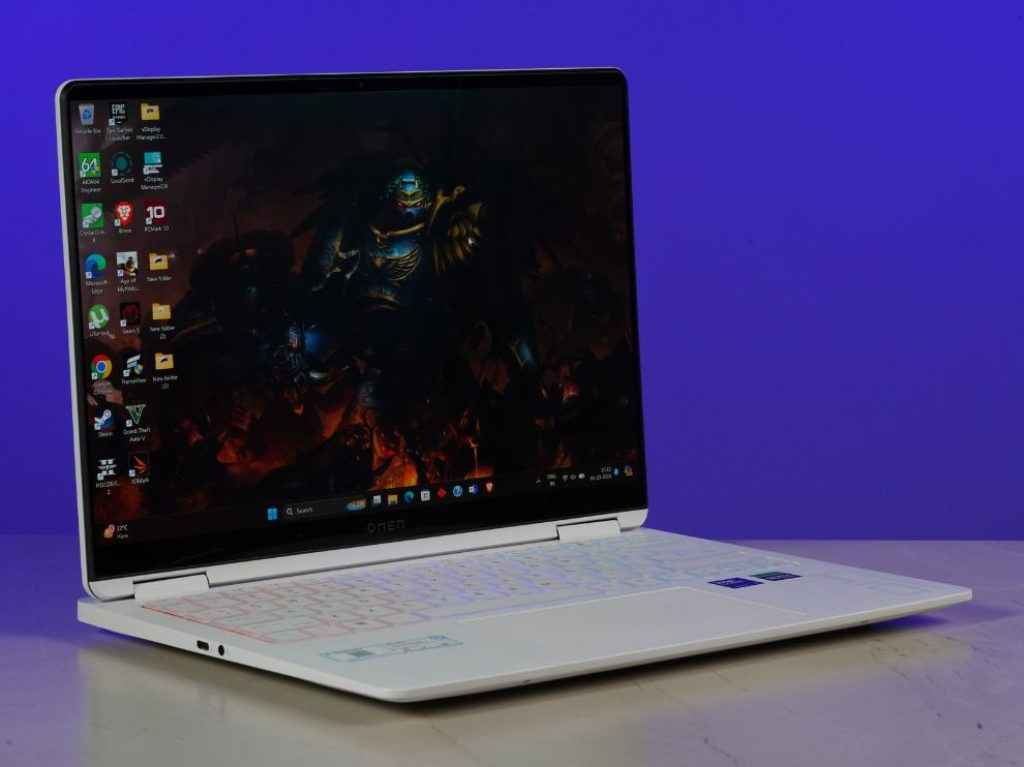 HP Omen Transcend 14 Thin And Light Gaming Laptop Review: Display Side View