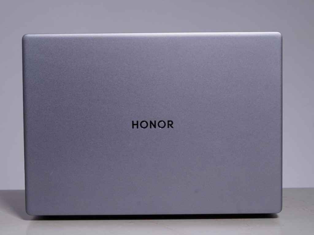 HONOR MagicBook X14 Pro Review: Buld Quality Design Keyboard Touchpad