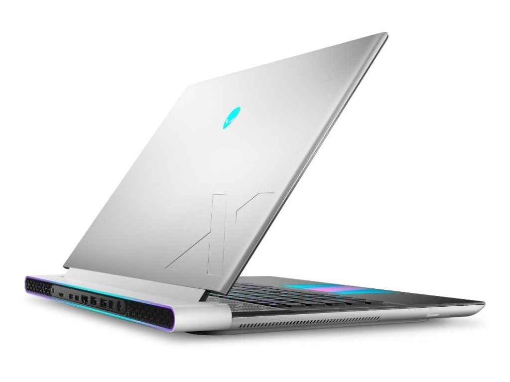 Alienware X16 R1 Review - Laptop Read Side View