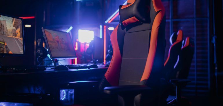 Maharashtra CM Seeks Central Ban on Online Gaming Amid Rising Social Concerns