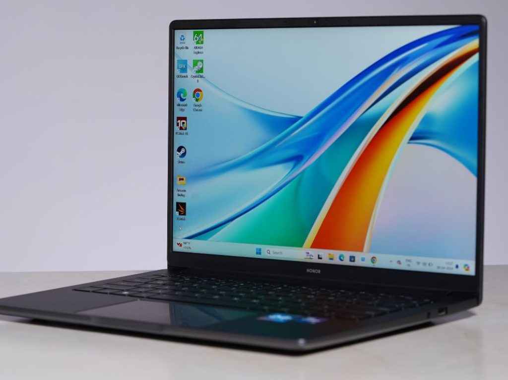 HONOR MagicBook X14 Pro Review - Connectivity Charging Battery