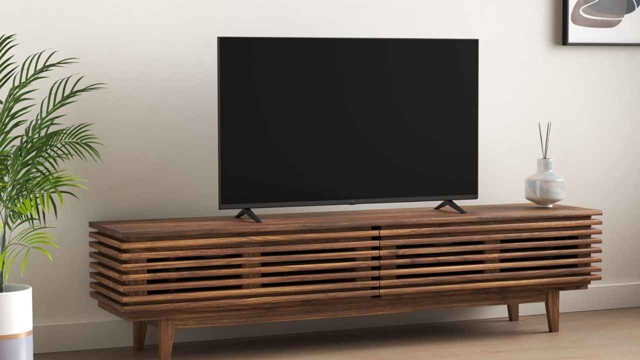 பெஸ்ட் 43-இன்ச் கொண்ட TV வெறும் ரூ,18,000க்குள் உங்க வீட்டை ஆக்கும் ப்ரீமியம் லுக்