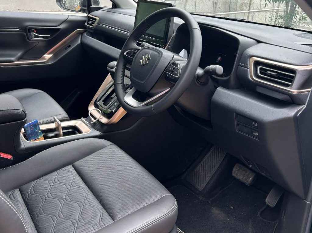 Maruti Suzuki Invicto Review - Driver Side interior space