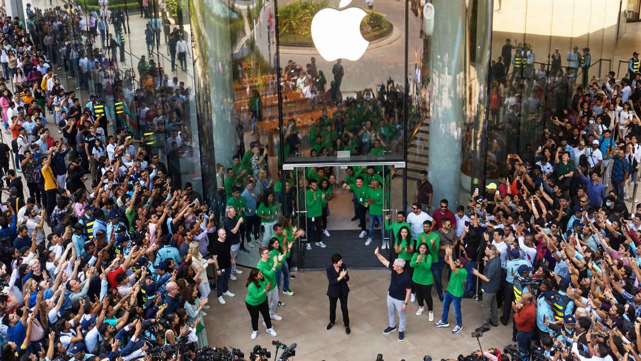 As Apple pushes for retail expansion in India, 400 people to be hired in different roles