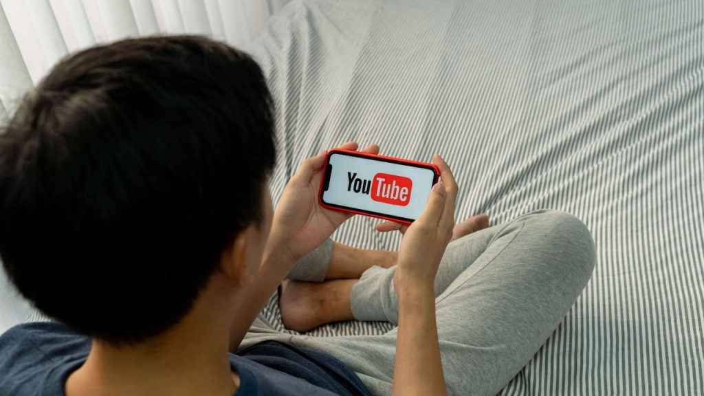 YouTube parental controls with a new feature for teenagers