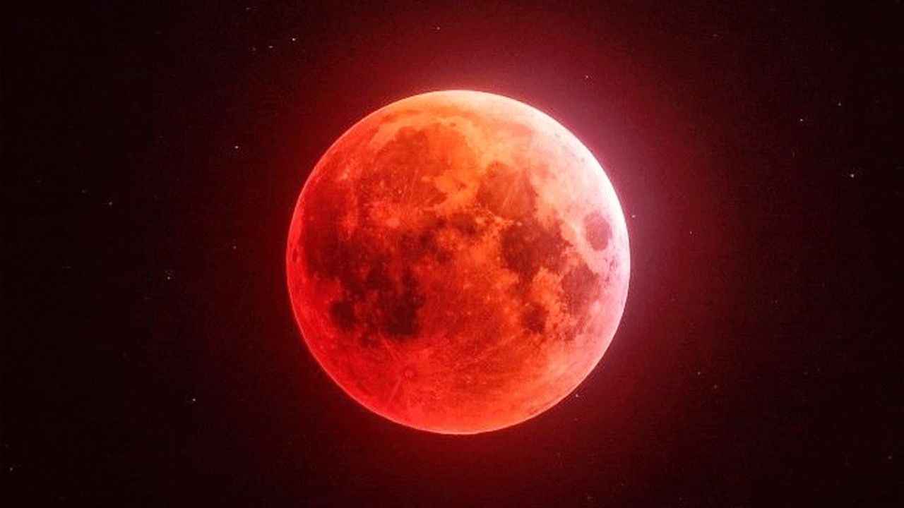 Blood Moon: சந்திர கிரஹனம் வர போகுது மக்களே அதும் வானம் சிகப்பா தெரியும் இந்தியாவில் பார்க்கலா தெருஞ்சிகொங்க