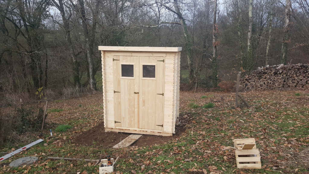 Glubux laptop battery rack shed