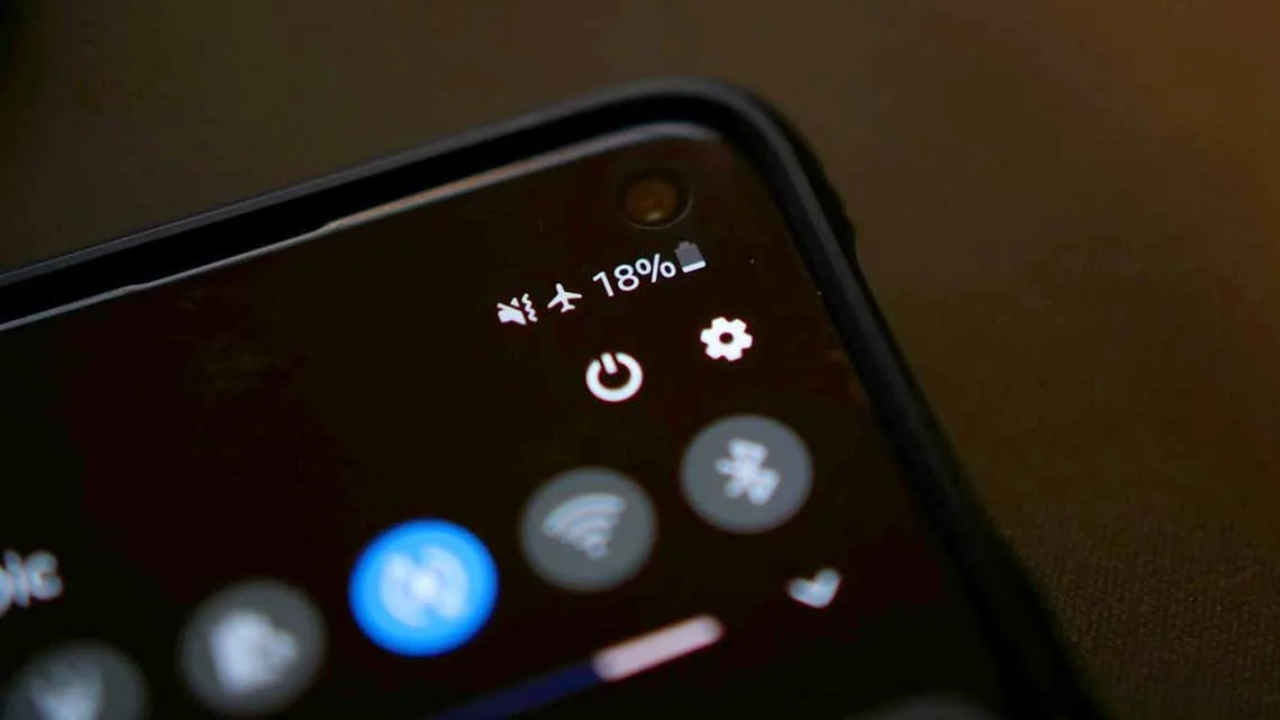 Google Play will soon warn about apps that cause excessive battery drain