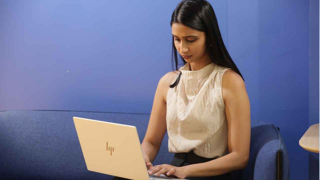 HP ने किया धमाका! AI फीचर्स से लैस कई लैपटॉप लॉन्च, स्टूडेंट्स से लेकर प्रोफेशनल्स तक के लिए खास