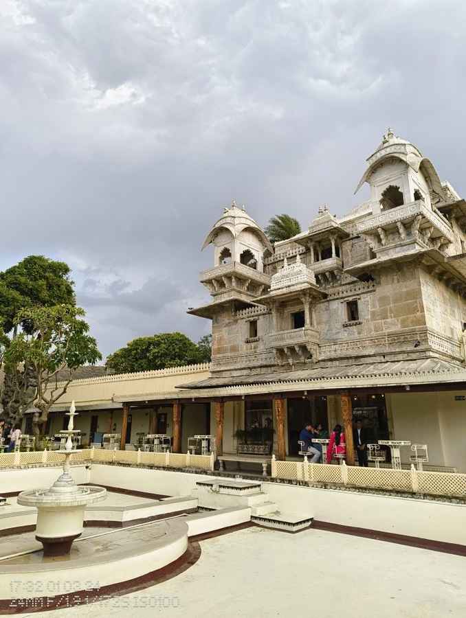 Nothing Phone (2a) Camera Review - a daylight photo of an Udaipur palace terrace