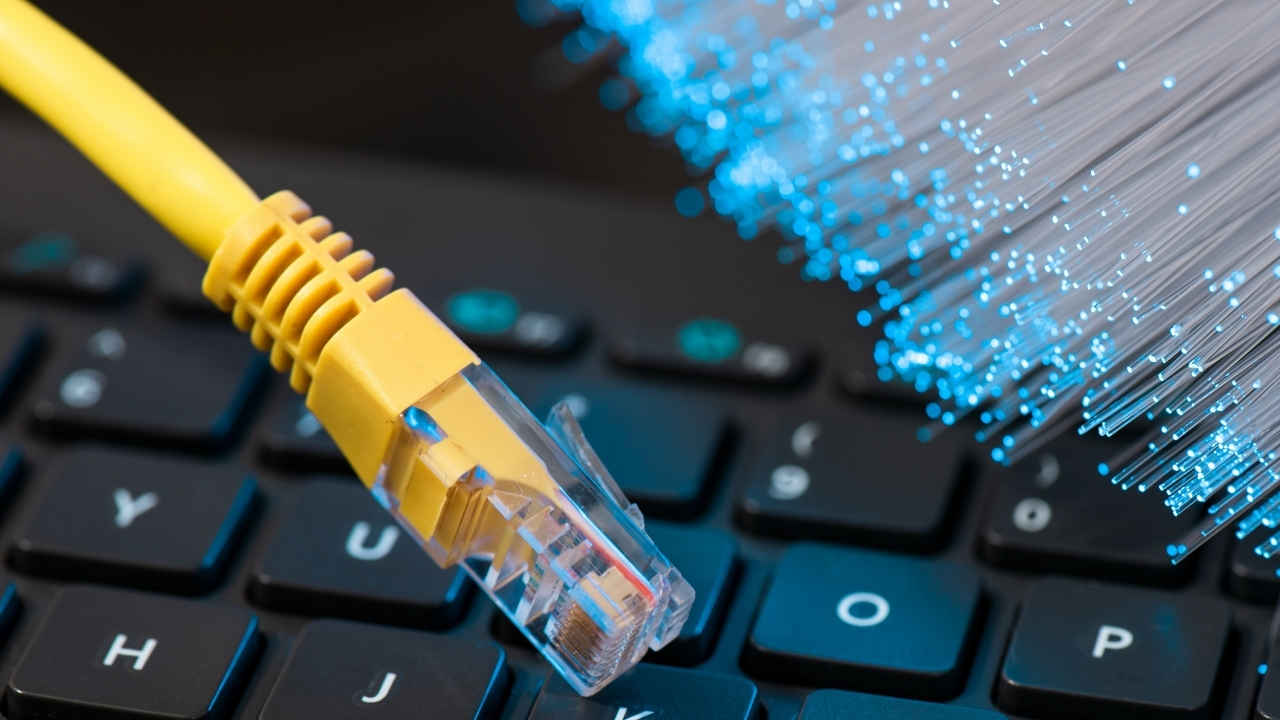 Amazon का सुपर फास्ट इंटरनेट.. 1 साथ चला सकेंगे 1.25 करोड़ HD मूवी, स्पीड सुनकर उड़ जाएंगे होश!