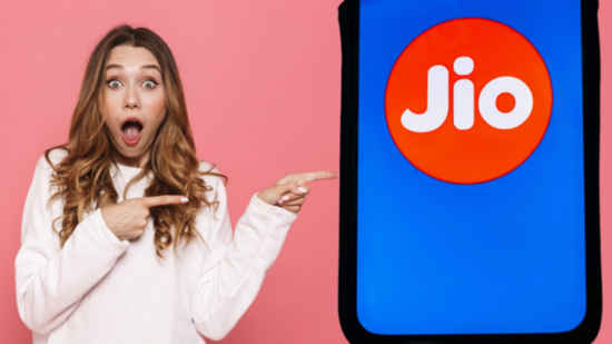 Jio এর সবচেয়ে সস্তা রিচার্জ প্ল্যান, 200 টাকার কম খরচে প্রতিদিন 2 জিবি ডেটা এবং আনলিমিটেড কলিং