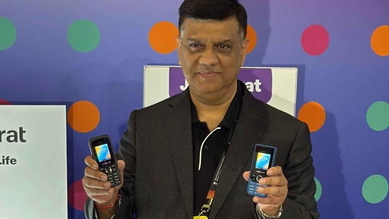 Jio New Phones: 1099 രൂപയ്ക്ക് JioBharat V3, V4 ഫോണുകൾ! സ്റ്റൈലിലും ടെക്നോളജിയിലും അതിശയിപ്പിക്കും