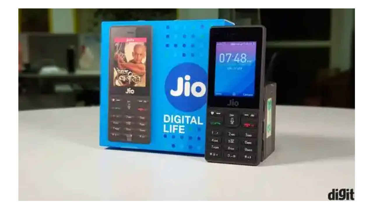 JioPhone First Impressions: What exactly is a smart feature phone?