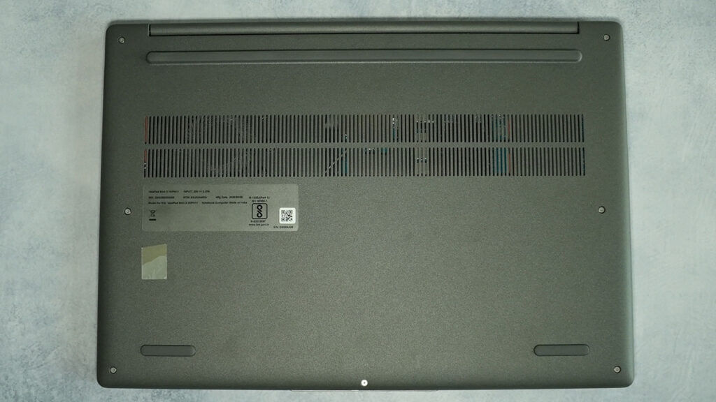 Lenovo IdeaPad Slim 3i Gen 11 Bottom