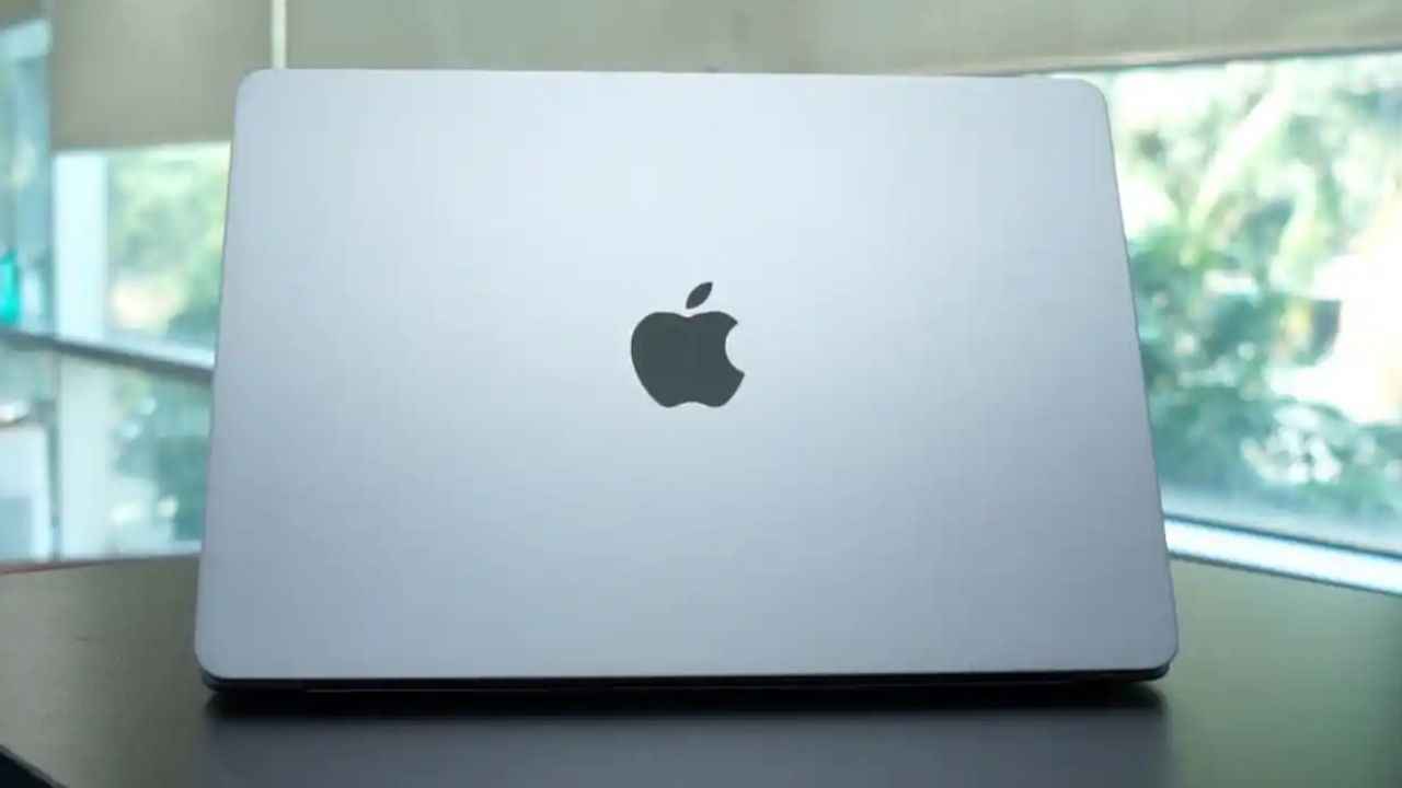 Macbook Air M4 gets massive discount, can be bought for half its price: All details