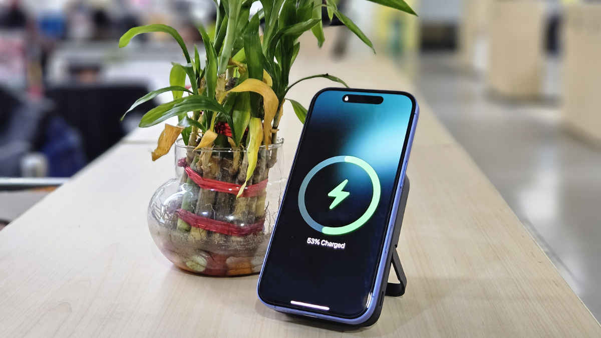 I took a 10000mAh MagSafe power bank on vacation, and it wasn’t from Apple