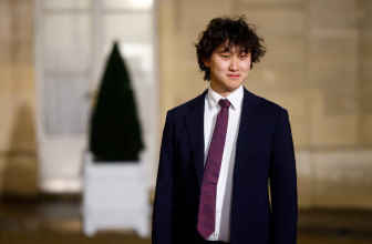 Meta AI chief Alexandr Wang says he’ll wait for advanced Neuralink before having children, here’s why