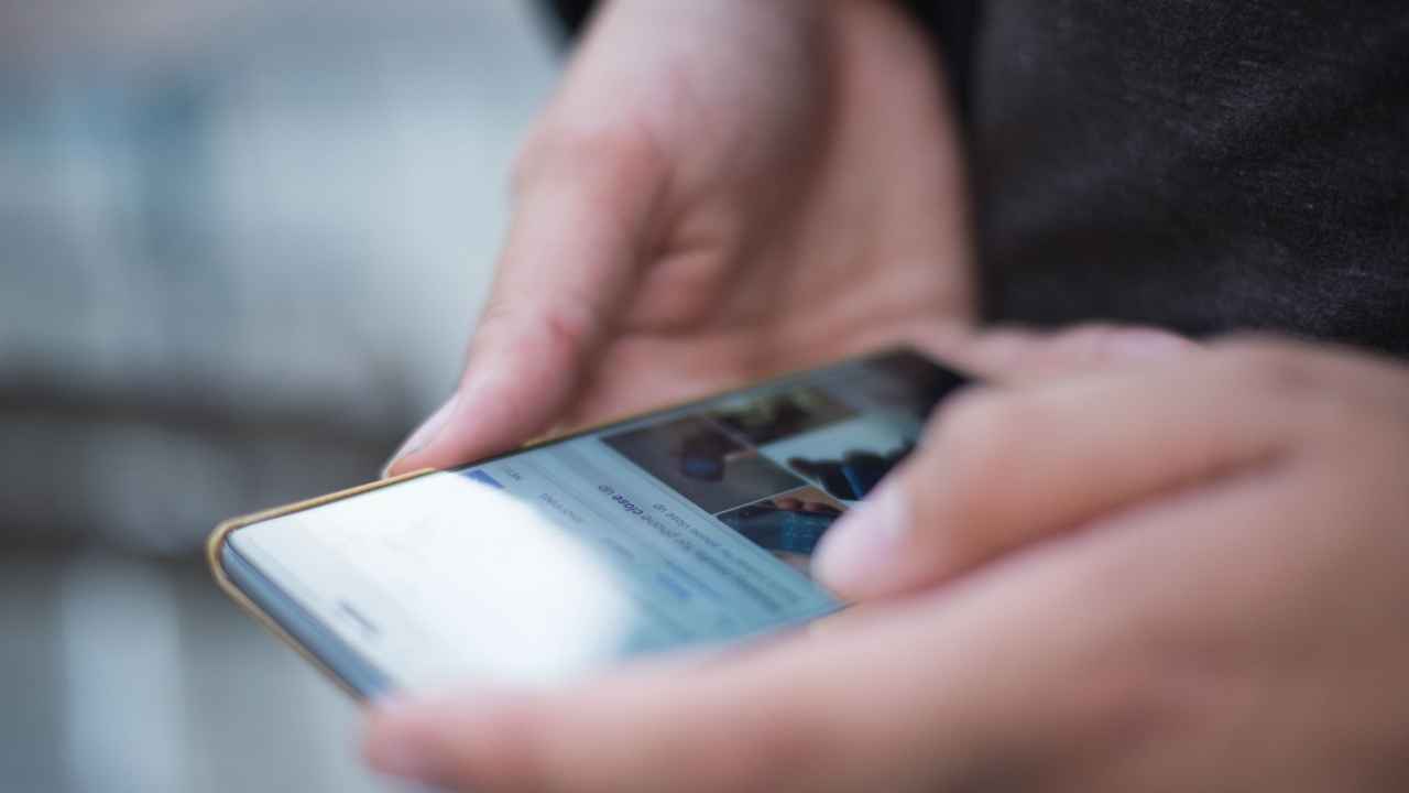 YouTube-Instagram आपकी हर एक्टिविटी पर रखते हैं नजर, टॉप-10 ऐप की लिस्ट आई सामने, रिपोर्ट में चौंकाने वाले खुलासे
