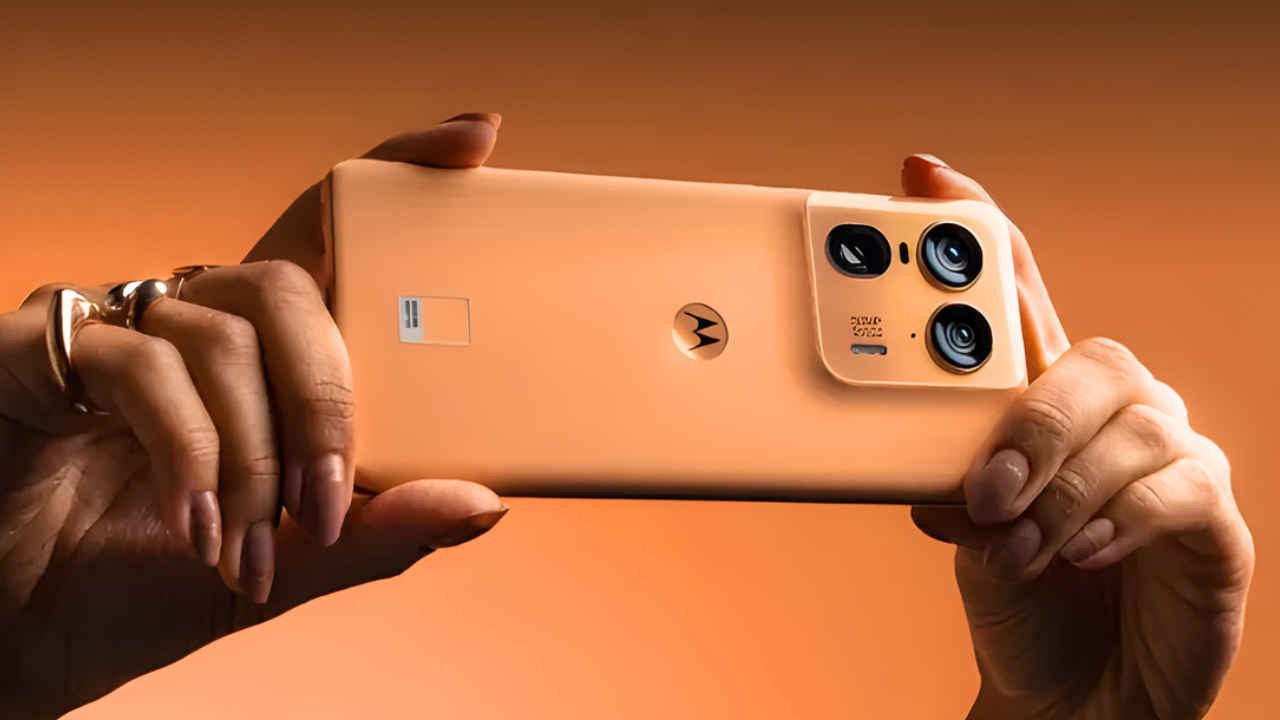 125W ফাস্ট চার্জিং সহ Motorola প্রিমিয়াম ফোনে 10 হাজার টাকার সোজা ছাড়