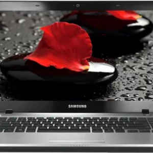 Samsung NP300E5V-A02IN Laptop (3rd Gen Ci3/ 2GB/ 500GB/ DOS)