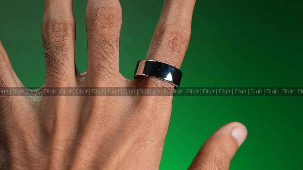 Noise Luna Ring look and feel on finger