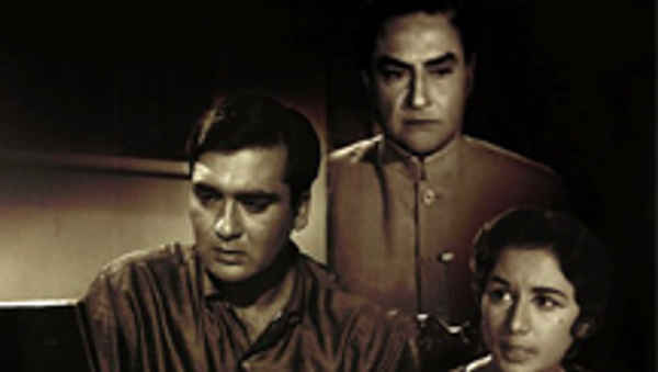 Aaj Aur Kal Poster 7