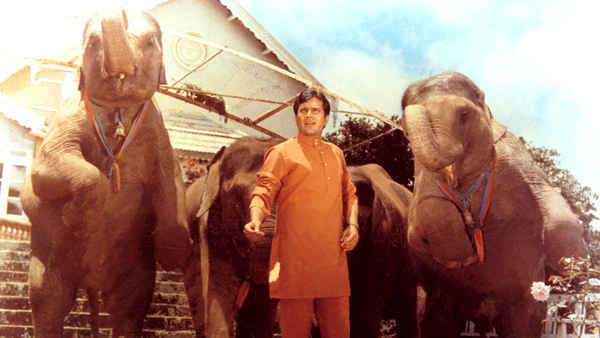 Haathi Mere Saathi Poster 3