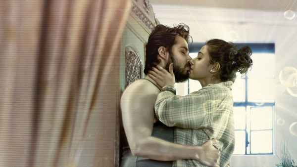 Ispade Rajavum Idhaya Raniyum Poster 4