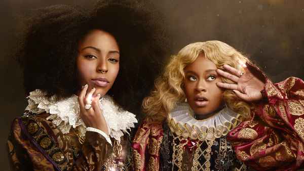 2 Dope Queens Poster 3