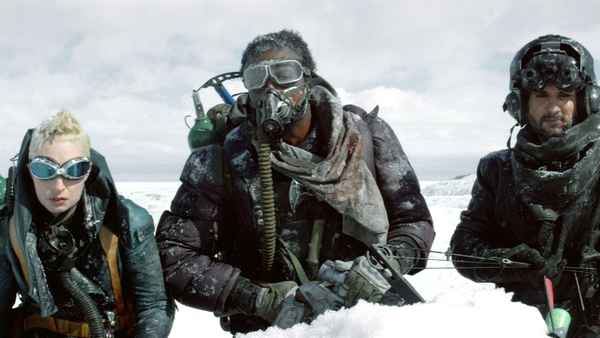 2307: Winter's Dream Poster 4