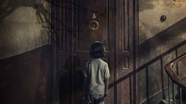 32 Malasana Street Poster 1