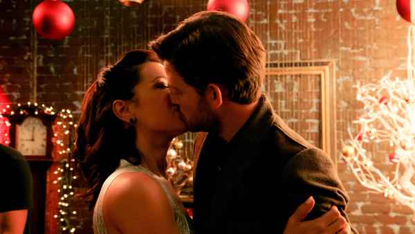 A Date by Christmas Eve Poster 1