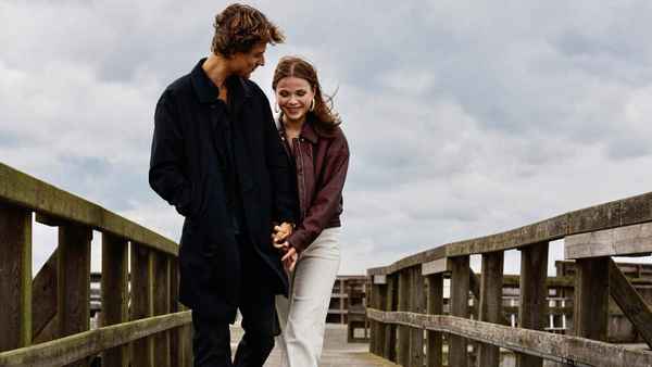 A Nearly Normal Family Poster 3