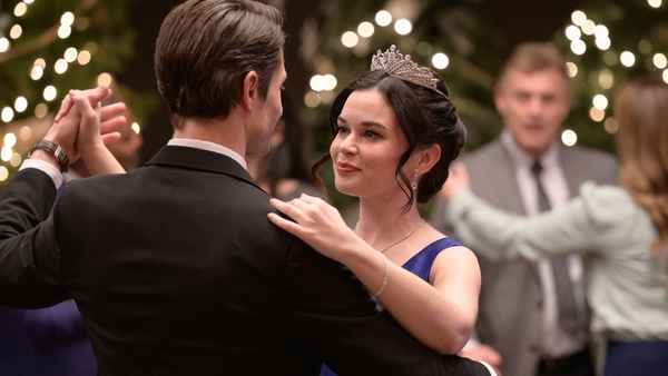 A Royal Christmas Match Poster 7