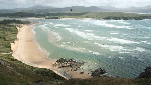 A Shine of Rainbows Poster 4