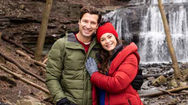 A Snowy Christmas Poster 4