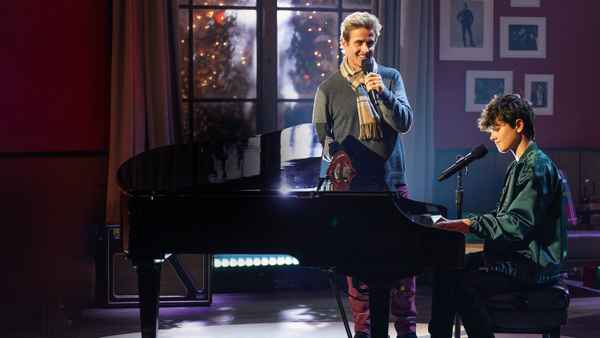 A Very Boy Band Holiday Poster 3