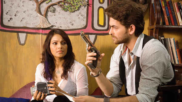 Aa Dekhen Zara Poster 5