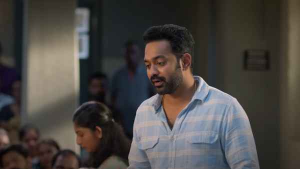 Aabhyanthara Kuttavaali Poster 3