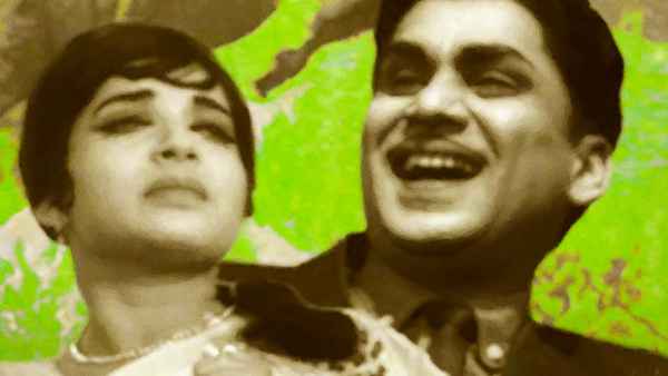 Aadarsa Kutumbam Poster 3