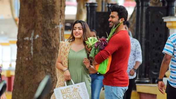 Aadavaallu Meeku Johaarlu Poster 5