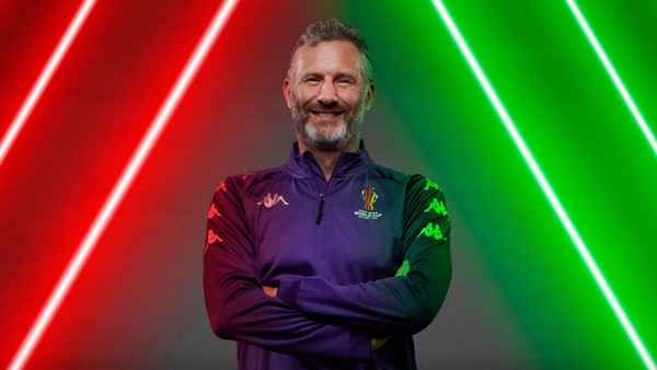 Adam Hills: Grow Another Foot Poster 1