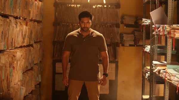 Adanga Maru Poster 1