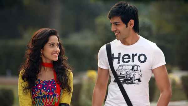 Akaash Vani Poster 1