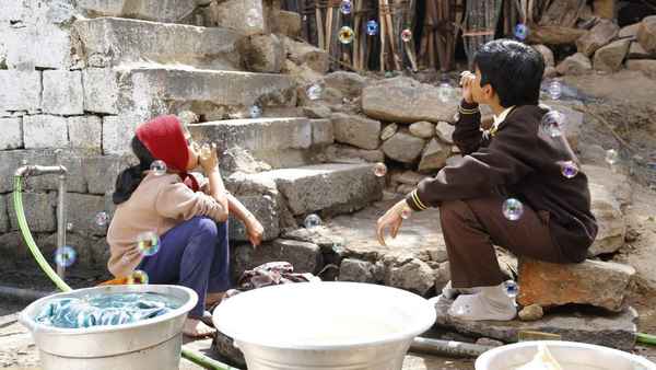 Akka Kuruvi Poster 7